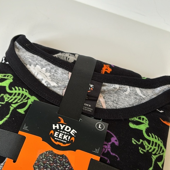 Hyde and Eek Women’s Halloween Dinosaur Skeleton Print Pajama Set - Picture 9 of 13